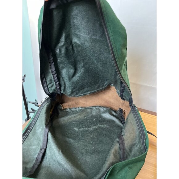Vintage Jansport Hunter Green Backpack With Suede Bottom & Front Pocket - Picture 5 of 10